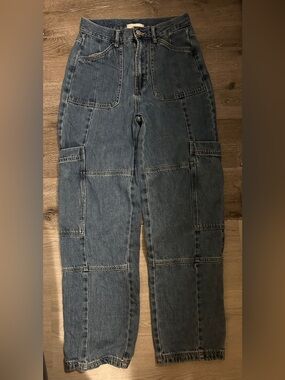 BDG Women's Boyfriend Cargo Jeans - Medium Blue Wash